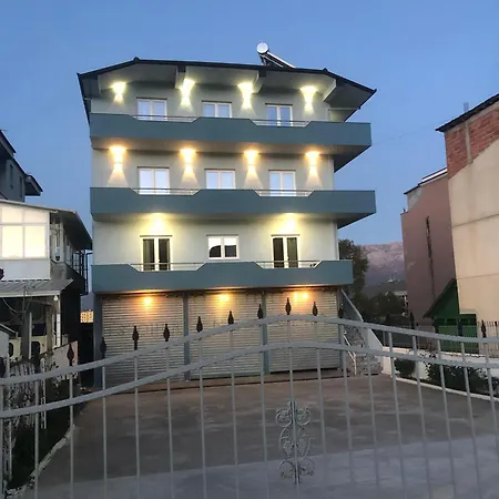 Holiday Apartment *