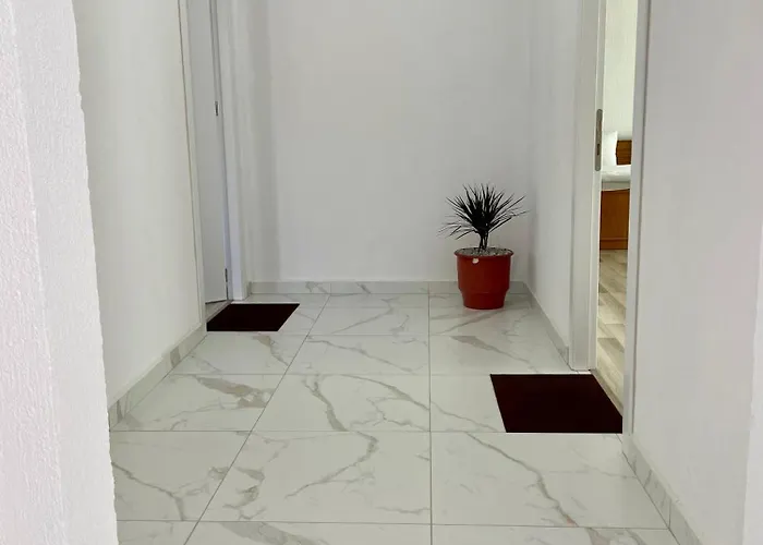 Holiday Apartment Appartement Pogradec